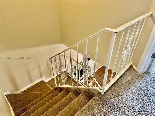 Building Photo - 6060 Village Cir N