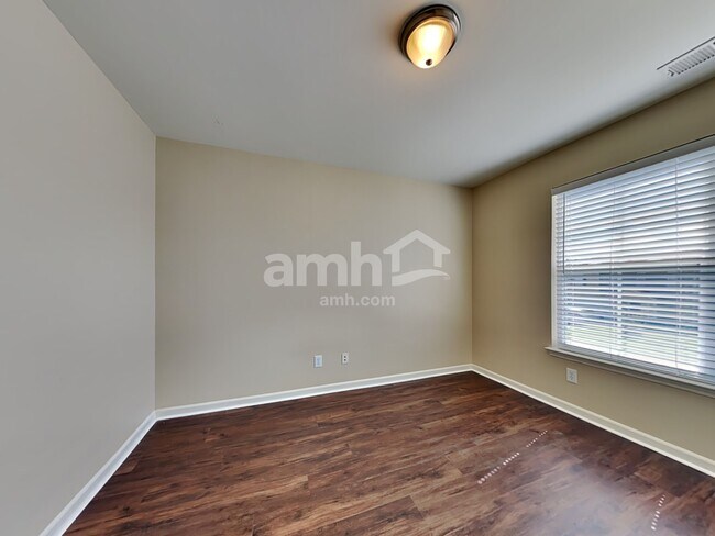 Building Photo - 241 Meadow Wood Rd