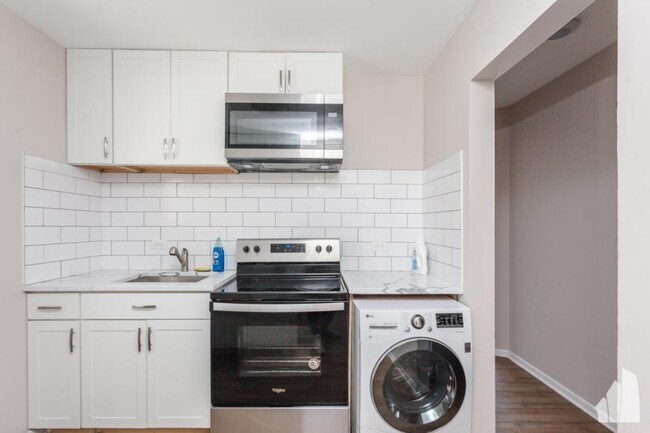 Building Photo - 2 bedroom in Chicago IL 60626