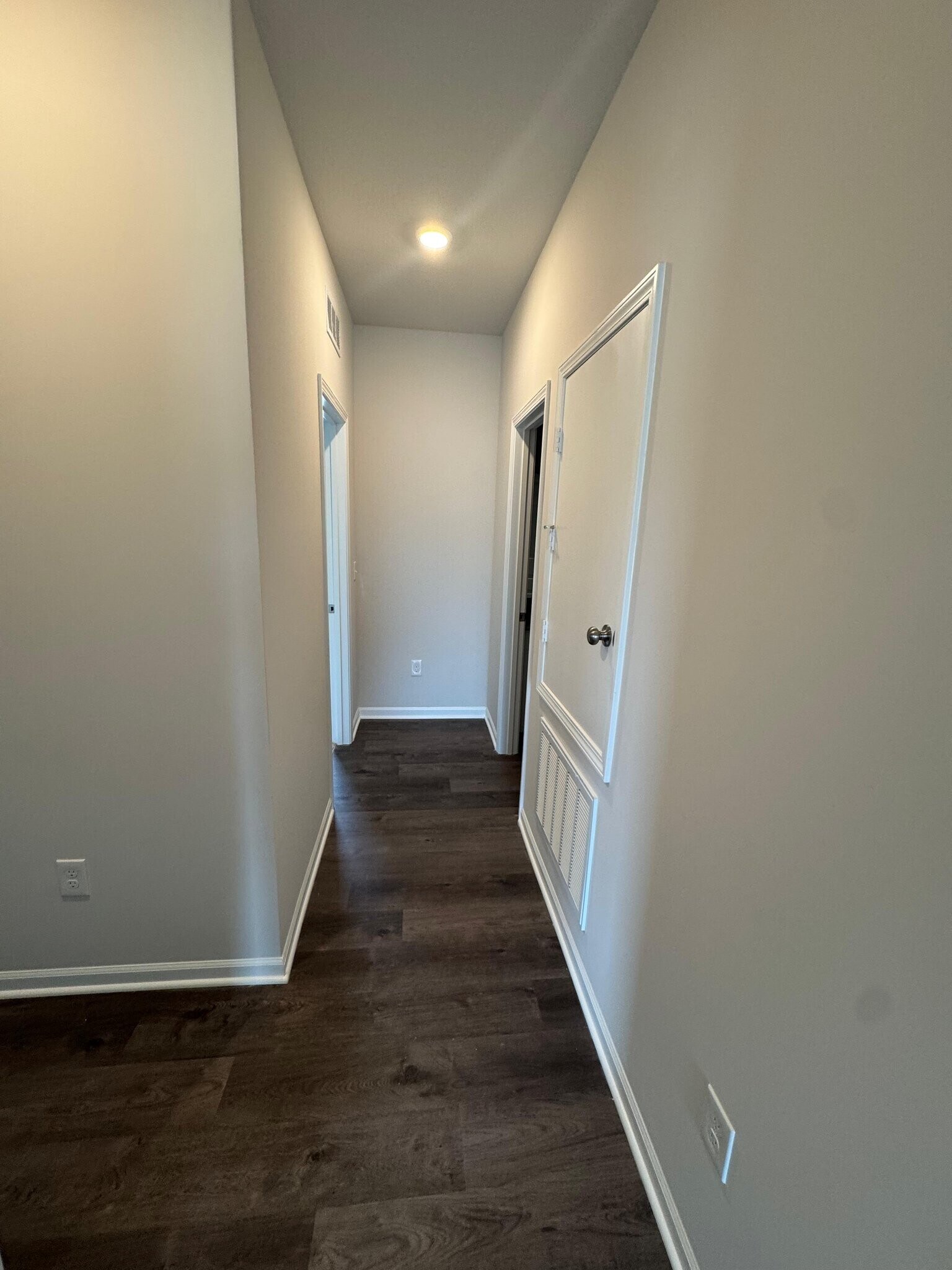 Building Photo - 518 N Pear St