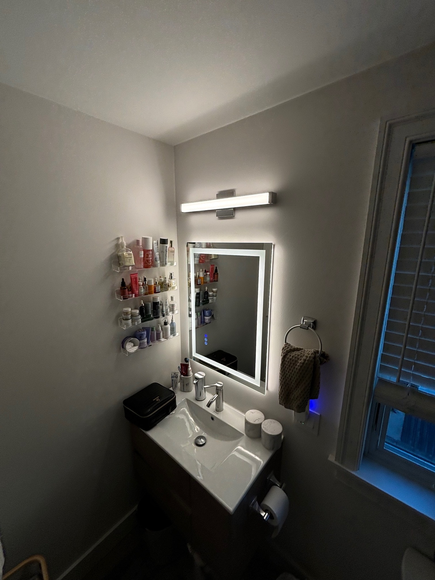 Bathroom - 623 Fitzwater St