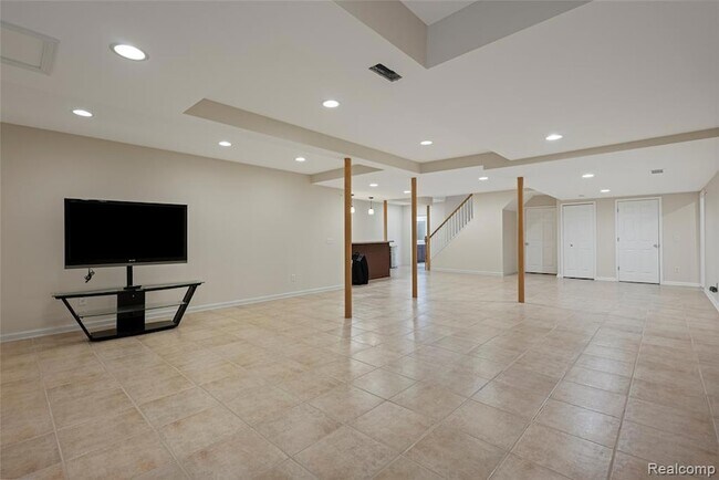 Building Photo - 50353 Livingston Dr