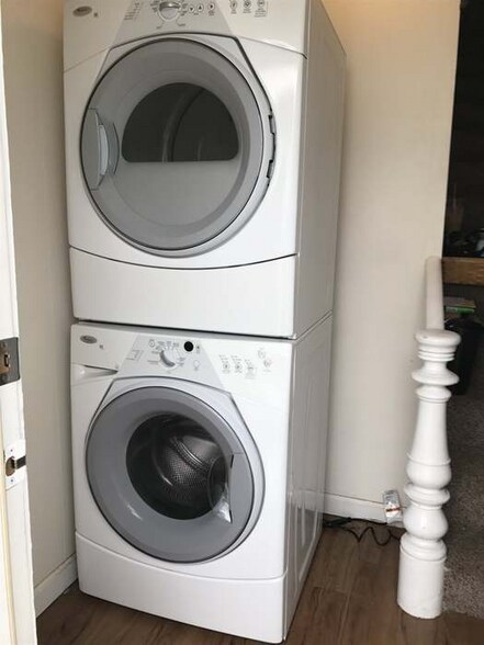 Building Photo - 56 Lock St