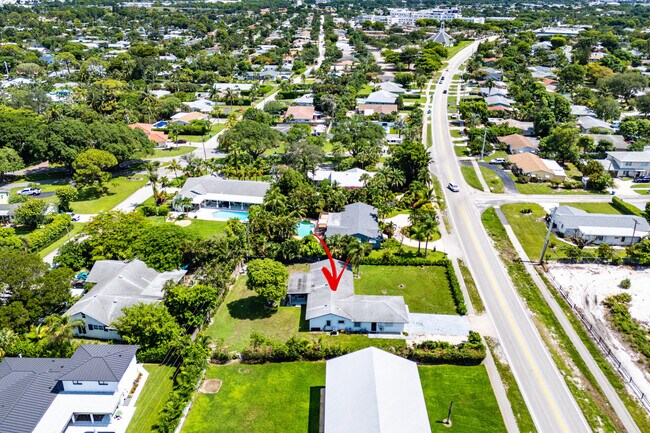 Building Photo - 3135 S Seacrest Blvd
