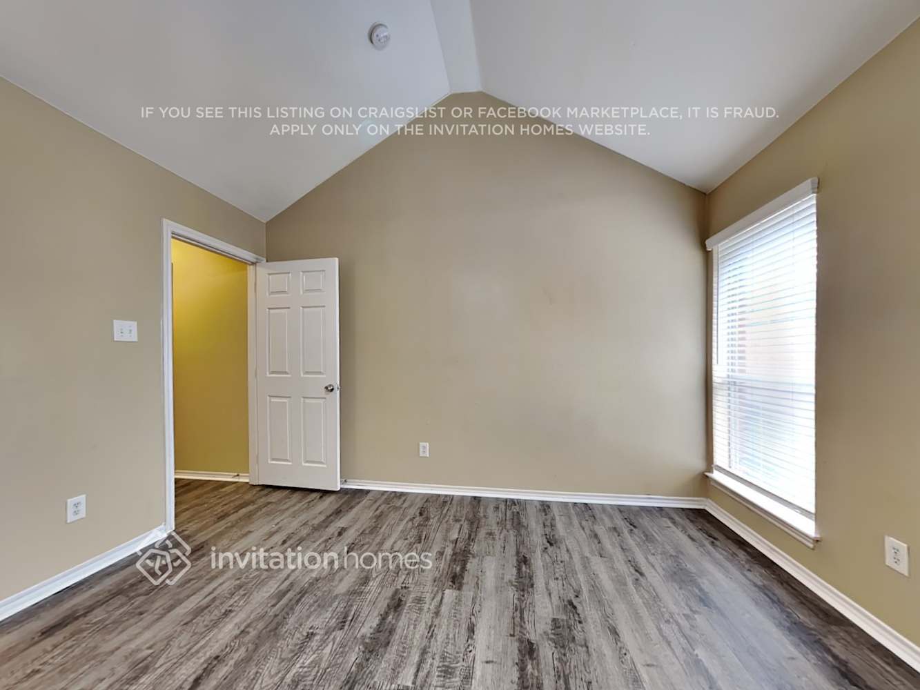 Building Photo - 2800 St Martin Dr