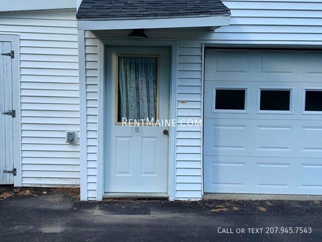 Building Photo - 198 Main Rd N