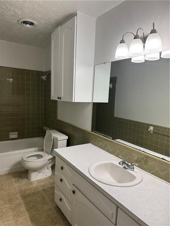 Building Photo - 328 Rodric Dr