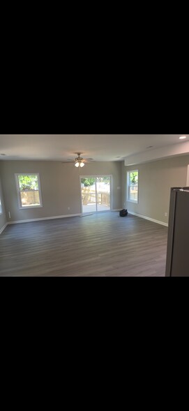 Building Photo - 713 Hemlock Ave