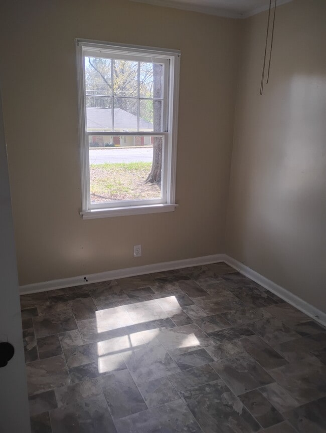 Building Photo - 1240 Alta Vista Dr