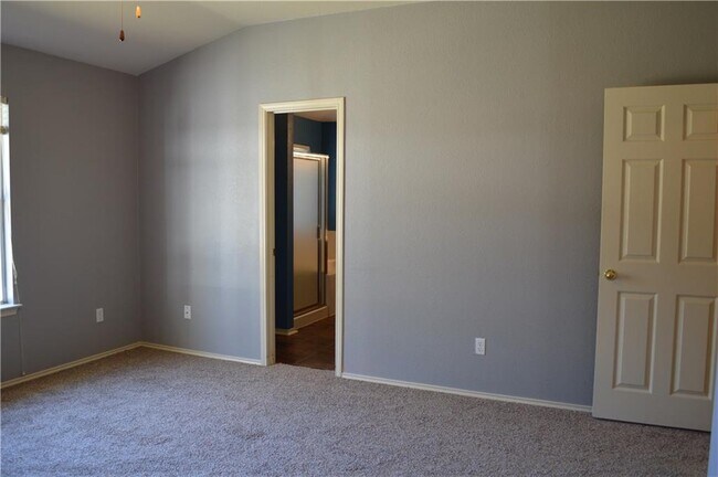 Building Photo - 17405 Bottle Springs Ln