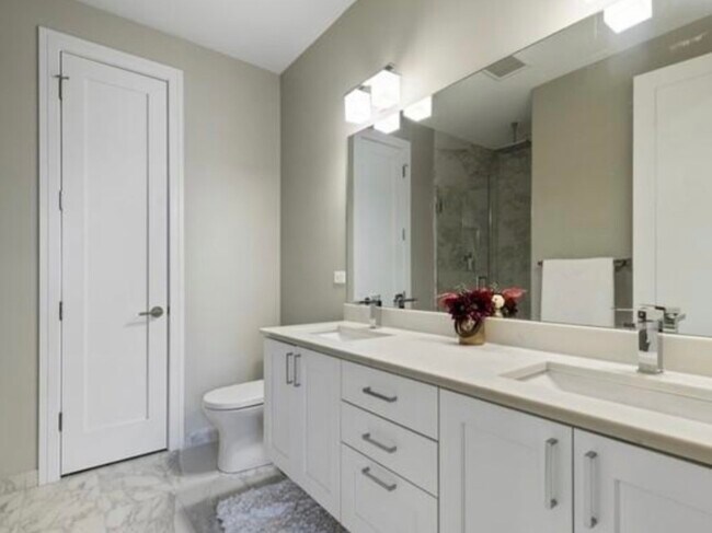 Building Photo - 2303 W Wilcox St