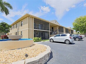 Building Photo - 5321 Summerlin Rd