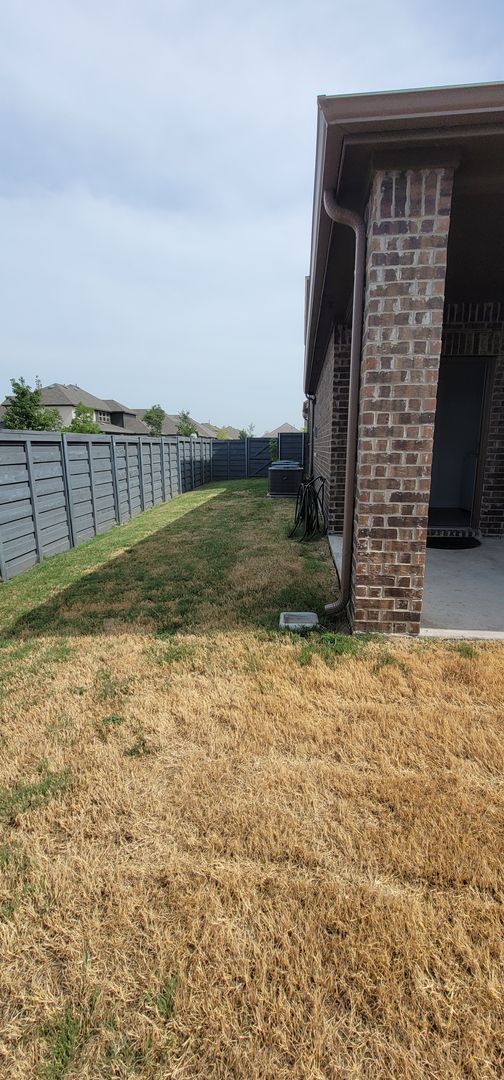 Building Photo - Beautiful 2 Story House with 2 Living Area...