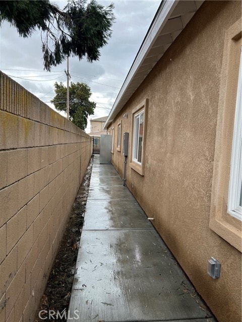 Building Photo - 8807 S Hoover St
