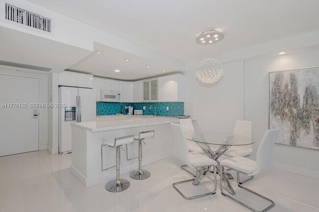 Building Photo - 2301 Collins Ave