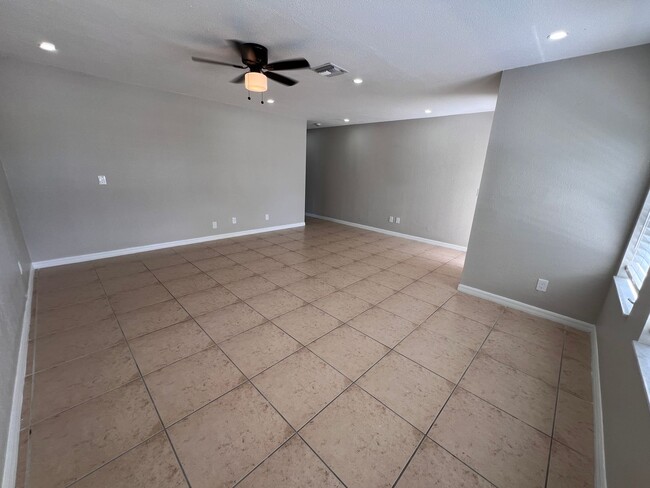 Building Photo - 3637 Country Club Blvd