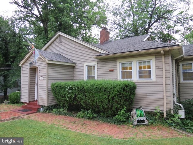 Building Photo - 2407 Seminary Rd