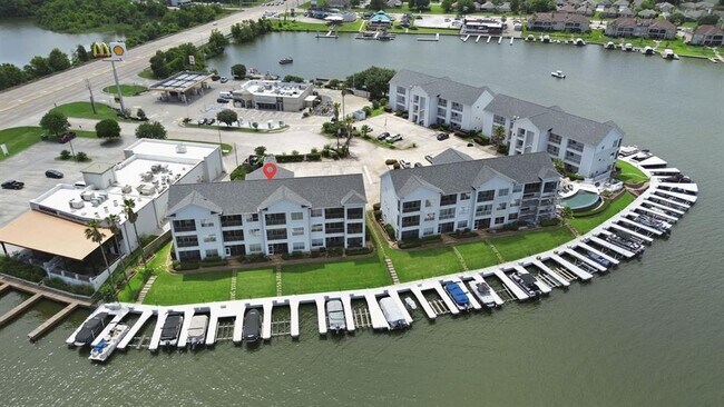 Building Photo - 168 Lake Point Blvd