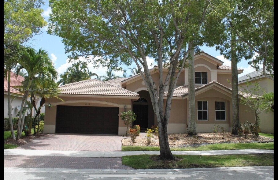 Building Photo - 1342 Crossbill Court