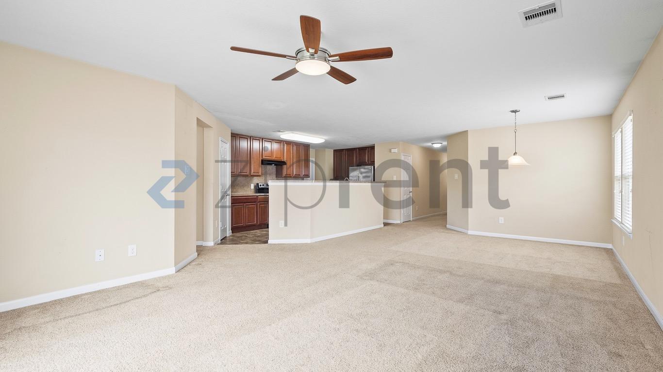 Building Photo - Unit