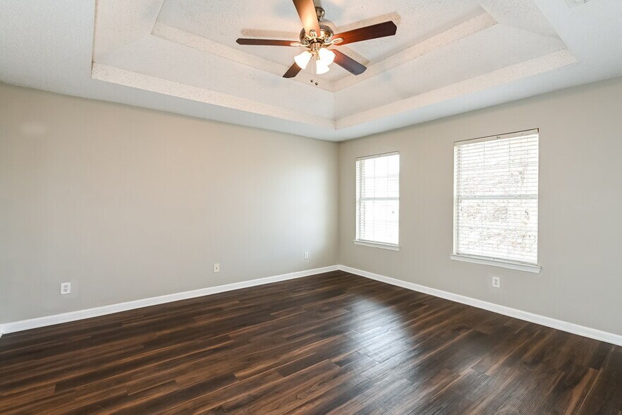 Building Photo - 5863 Sunflower Ct