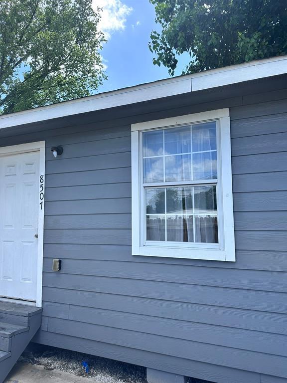 Building Photo - 8507 Lockwood Dr