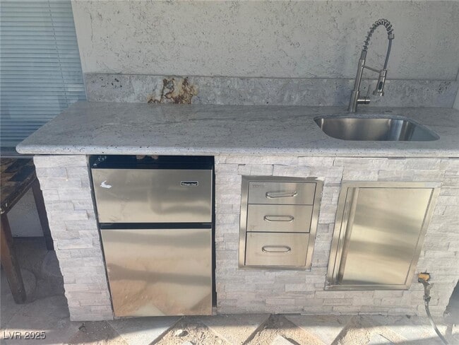 Building Photo - 5415 Oxbow St