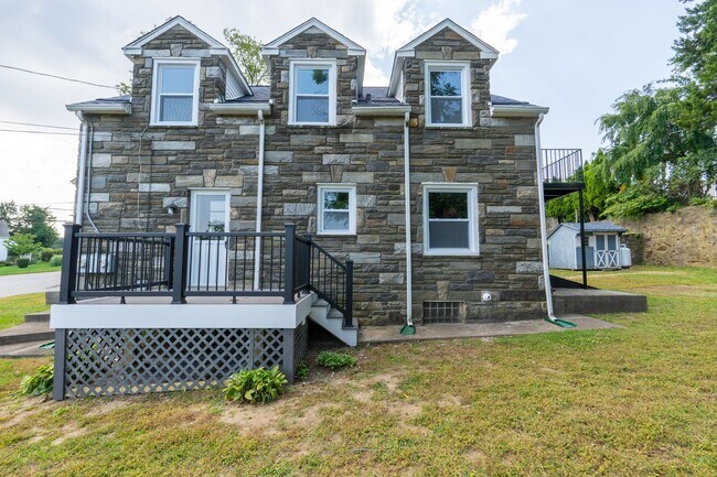 Building Photo - Rare 4 bed Gem in Marple Newtown