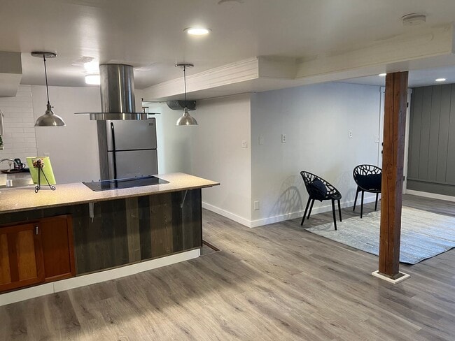 Building Photo - Serene, private setting in the Seahurst neighborhood