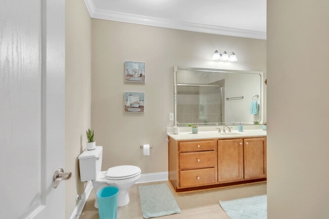 Building Photo - 124 Gallery Dr