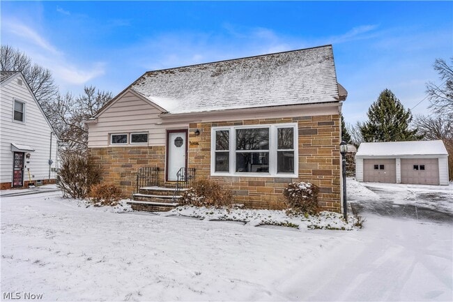 Building Photo - 23760 Puritan Ave