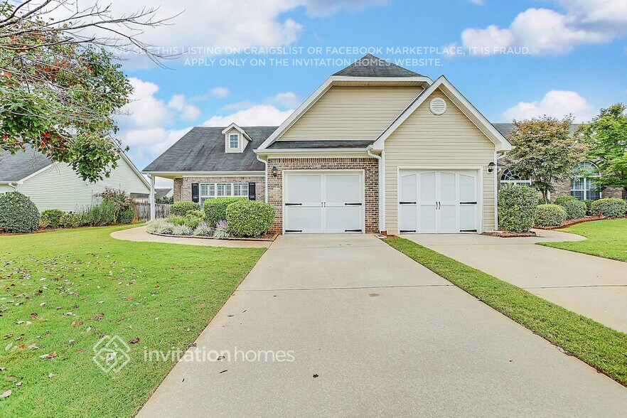 Primary Photo - 805 City Park Dr