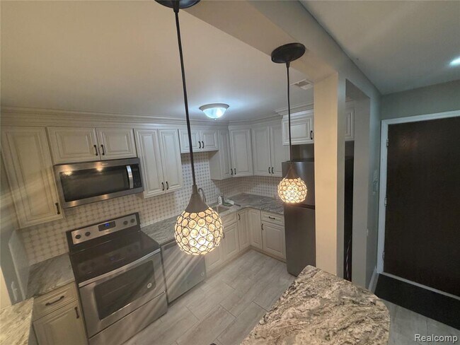 Building Photo - 32013 W 12 Mile Rd