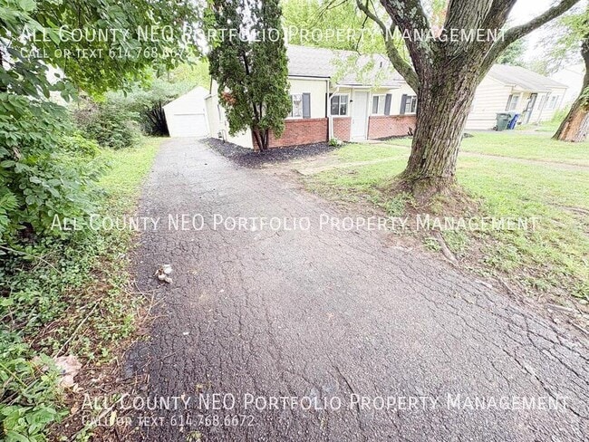 Building Photo - 417 S Hampton Rd