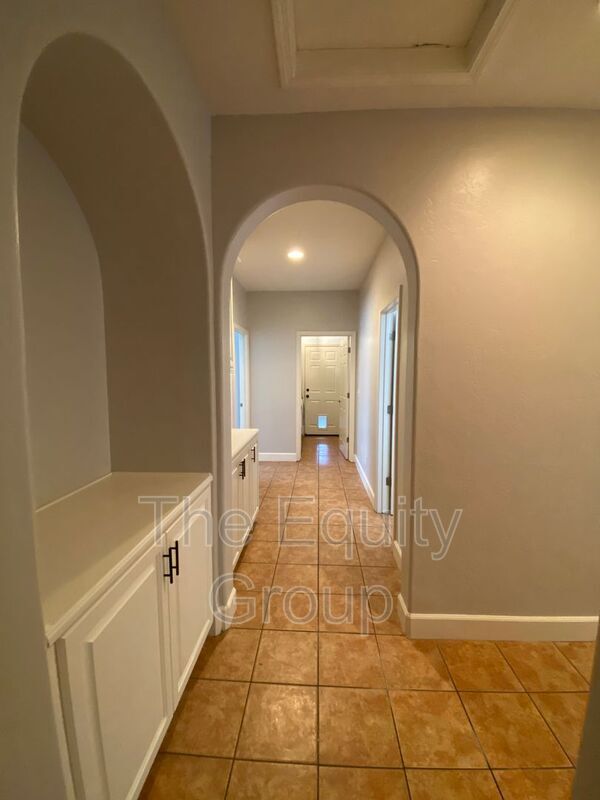 Building Photo - 2933 W Harold Ct