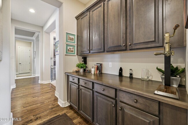 Building Photo - 5907 E Calle de Las Estrellas Rd