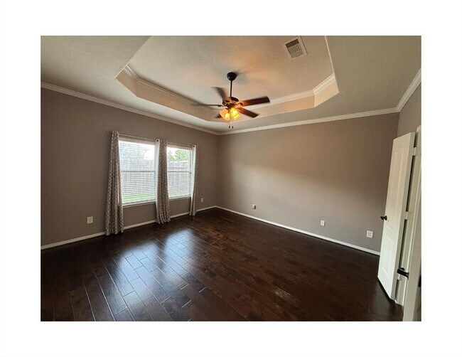 Building Photo - 15518 Huddleston Dr