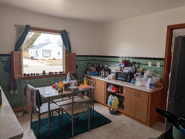 Building Photo - 2825 Dwight St