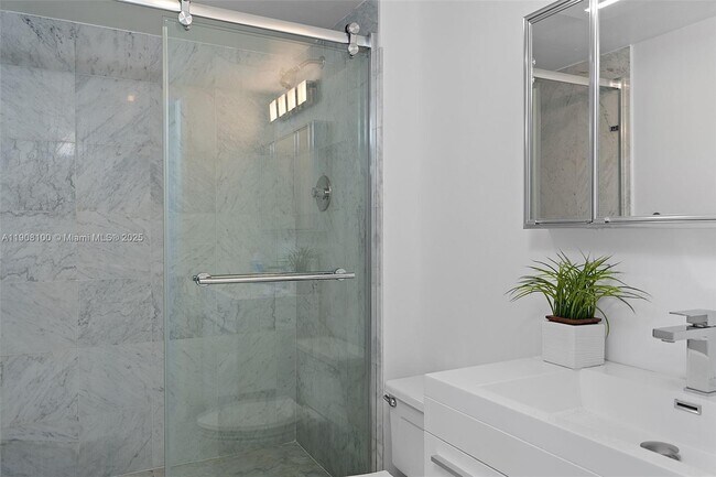 Building Photo - 20515 E Country Club Dr