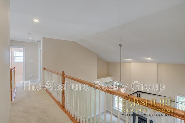 Building Photo - 1410 Fairfax Woods Dr