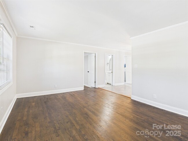 Building Photo - 1031 Deas St