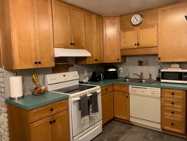 Building Photo - Well maintained 3bed/1.5 bath single famil...