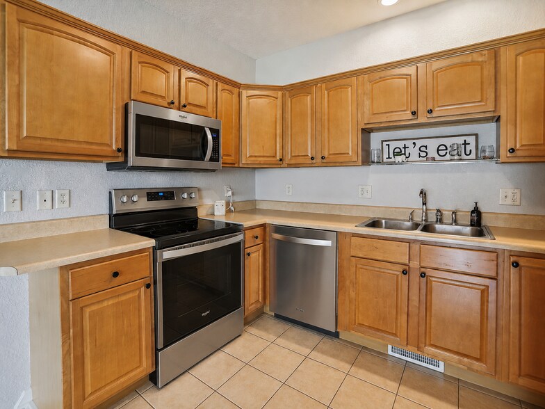 Building Photo - 103 Yorkminster Ln