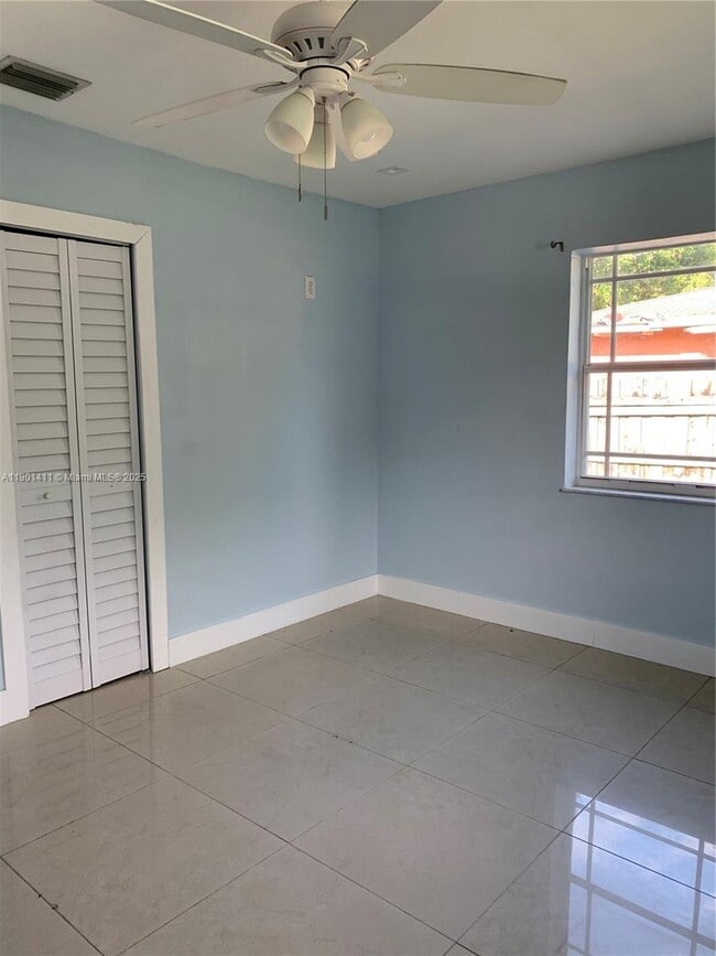 Building Photo - 7331 SW 16th St