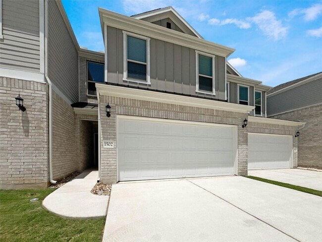 Building Photo - 2725 Woodall Dr