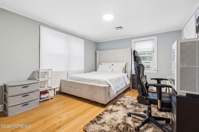 Building Photo - 416 Roosevelt Ave