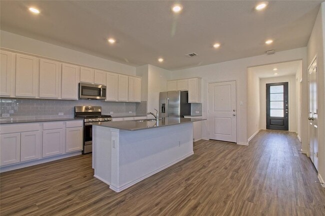 Building Photo - 834 Affazia Ln