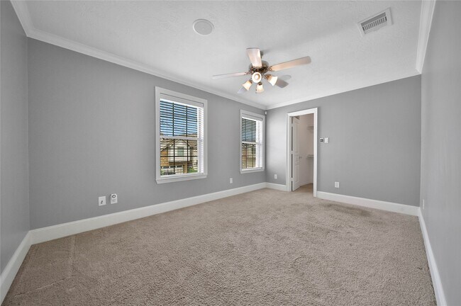Building Photo - 1406 Nashua St