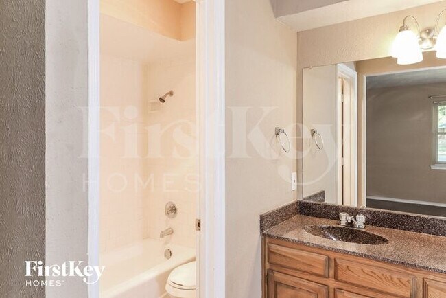 Building Photo - 718 Bordner Dr
