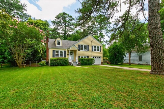 Building Photo - Available September 1st! A First Time Rent...